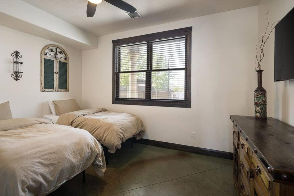 Luxury Downtown Rental Моаб Экстерьер фото
